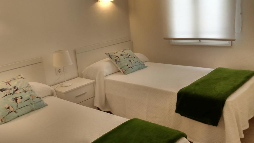 Grupoandria Villa Dora Cala'N Blanes  Habitación foto